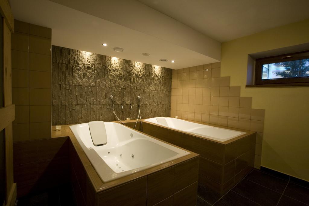 Hotel Rusava エクステリア 写真