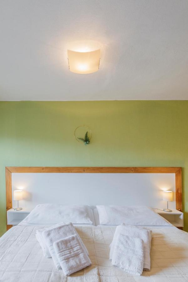 Hotel Rusava エクステリア 写真
