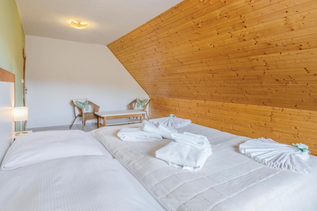 Hotel Rusava エクステリア 写真