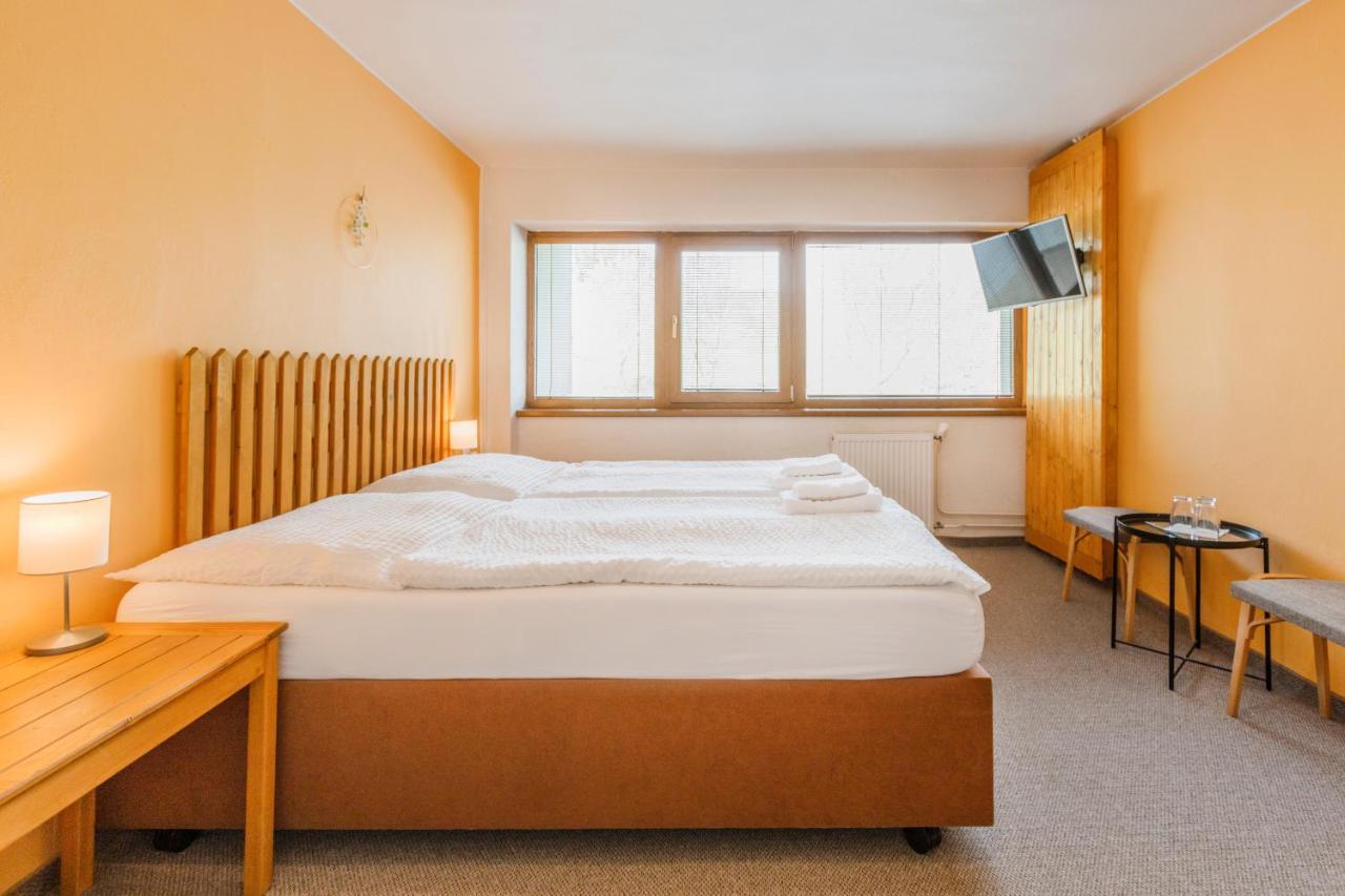 Hotel Rusava エクステリア 写真