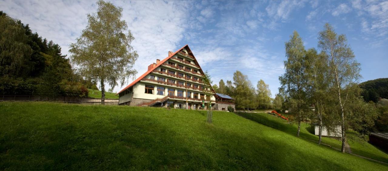 Hotel Rusava エクステリア 写真
