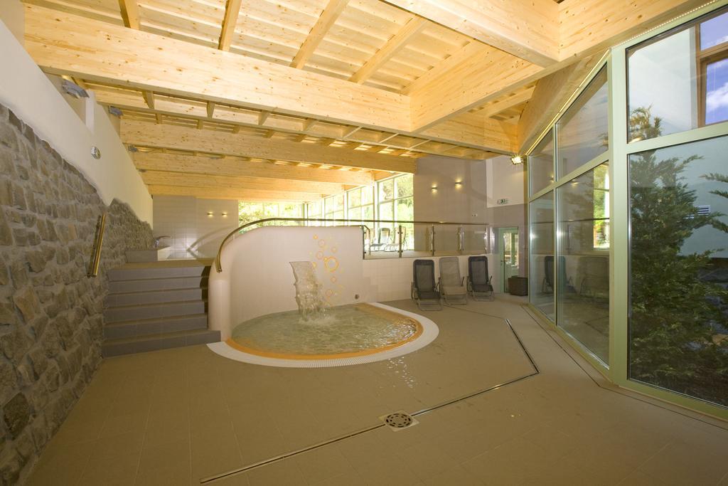 Hotel Rusava エクステリア 写真